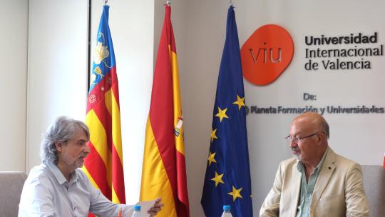 Firma convenio VIU - MI Academia de la Música Valenciana card